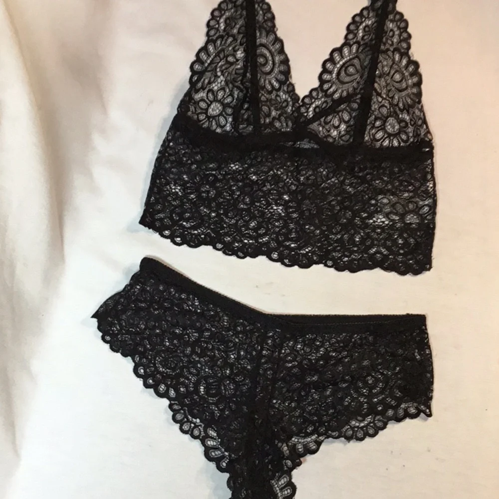 Lovely’s Collection - Picture 1 of 4